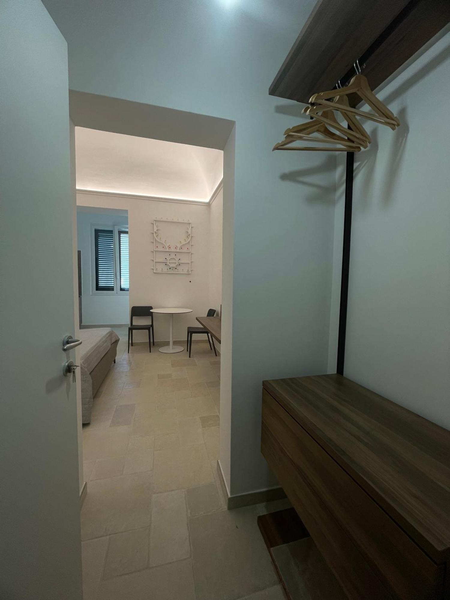 Hotel Civico 38 - Le Tre Chiavi à Bari Extérieur photo